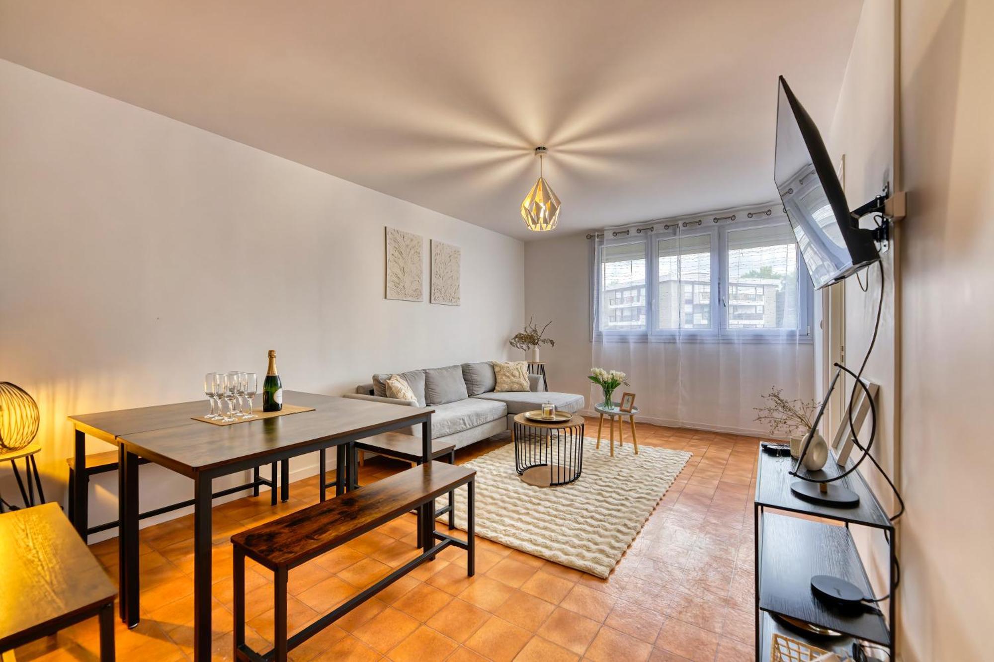 Familial Et Cozy - Wifi - Espace Travail- Parking Apartment Merignac (Gironde)