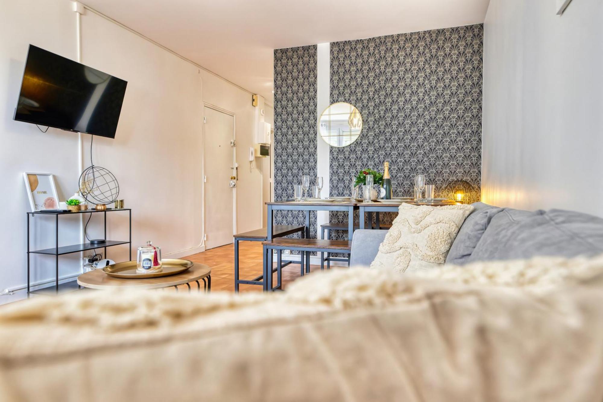 Familial Et Cozy - Wifi - Espace Travail- Parking * Merignac (Gironde)